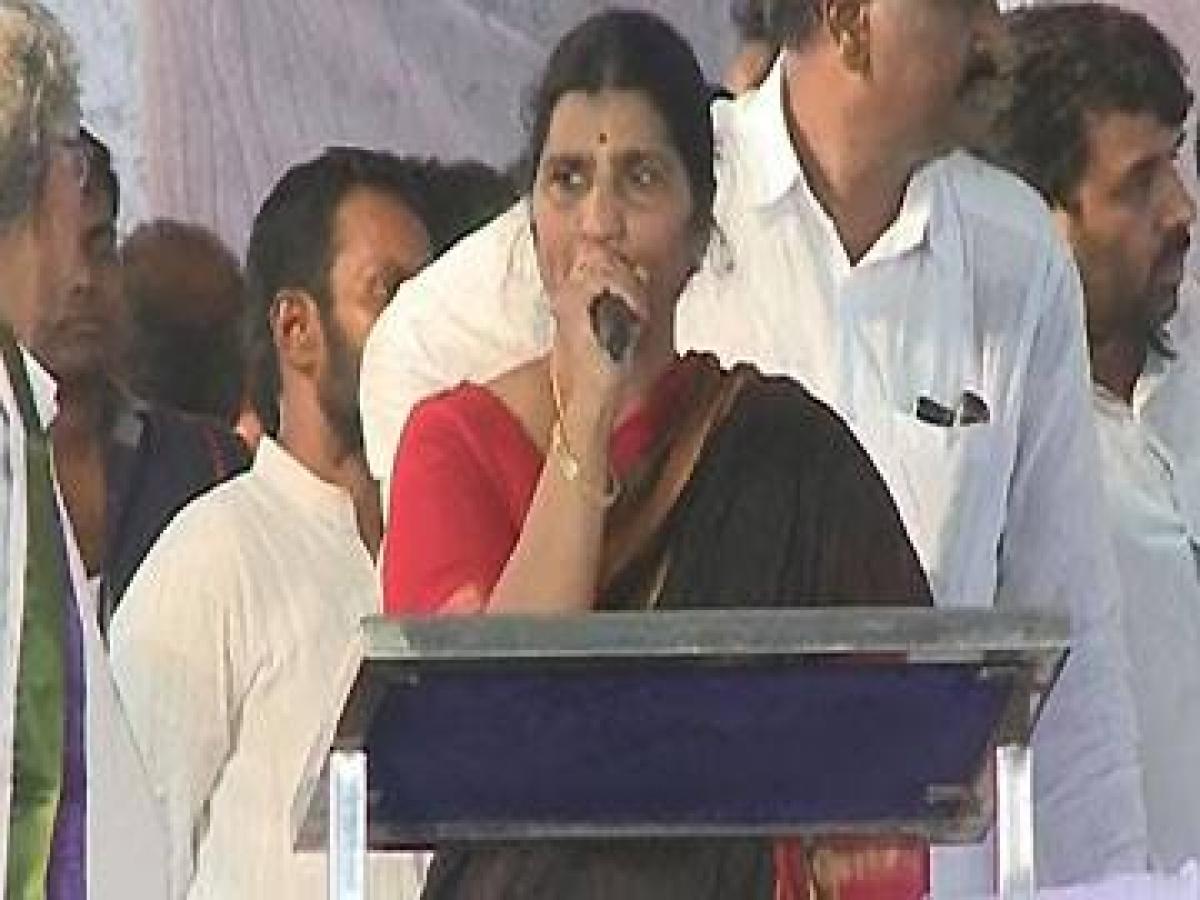 YSRCP leader Parvati slams AP Govt over YS Jagan’s Deeksha